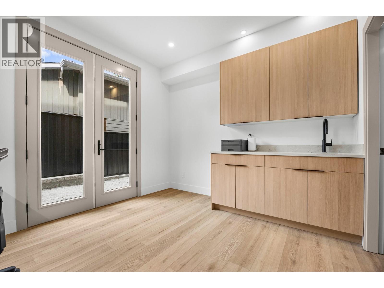 1506 39a Avenue Unit# 3 Property Photo 10