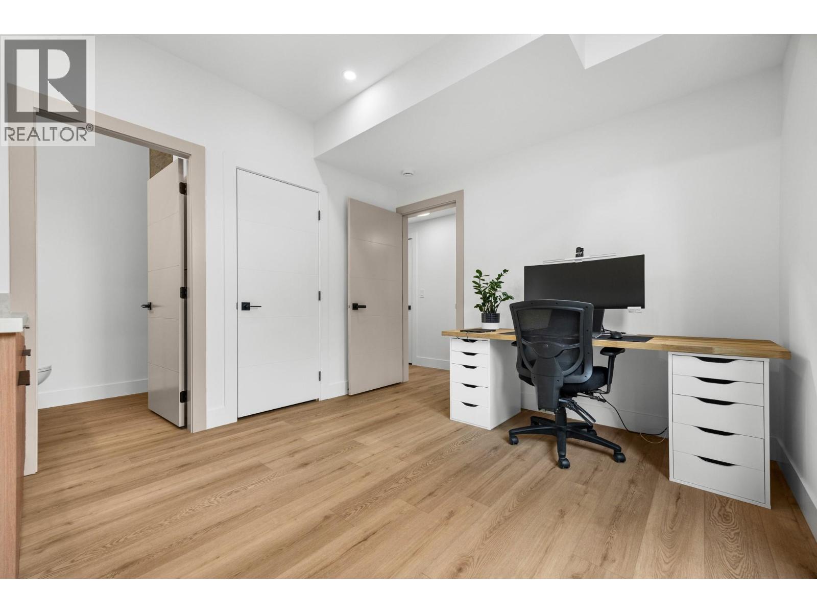 1506 39a Avenue Unit# 3 Property Photo 11