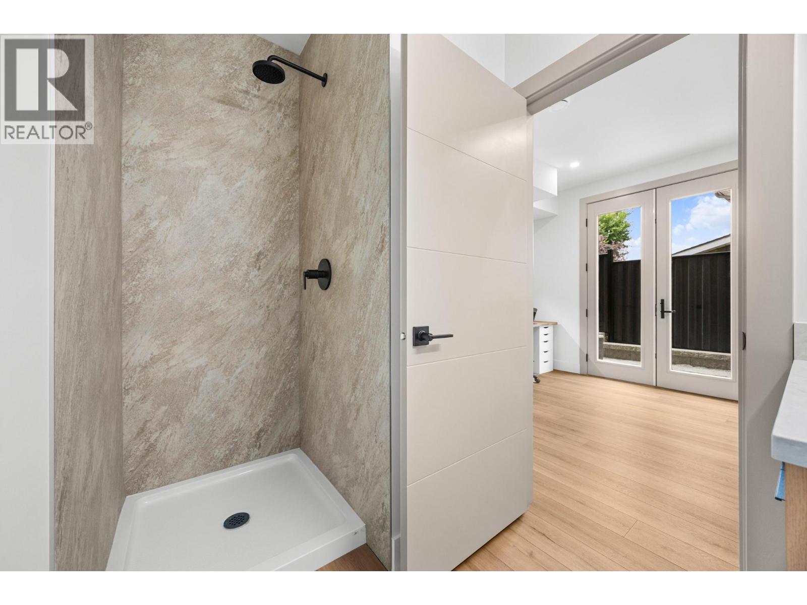 1506 39a Avenue Unit# 3 Property Photo 13