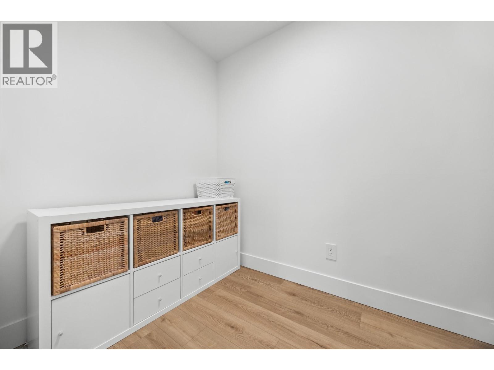 1506 39a Avenue Unit# 3 Property Photo 35