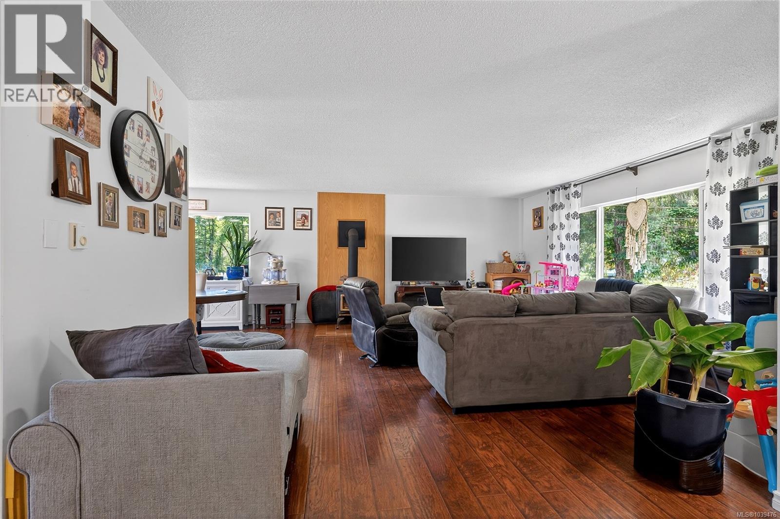 2411 Tintern Rd Property Photo 6