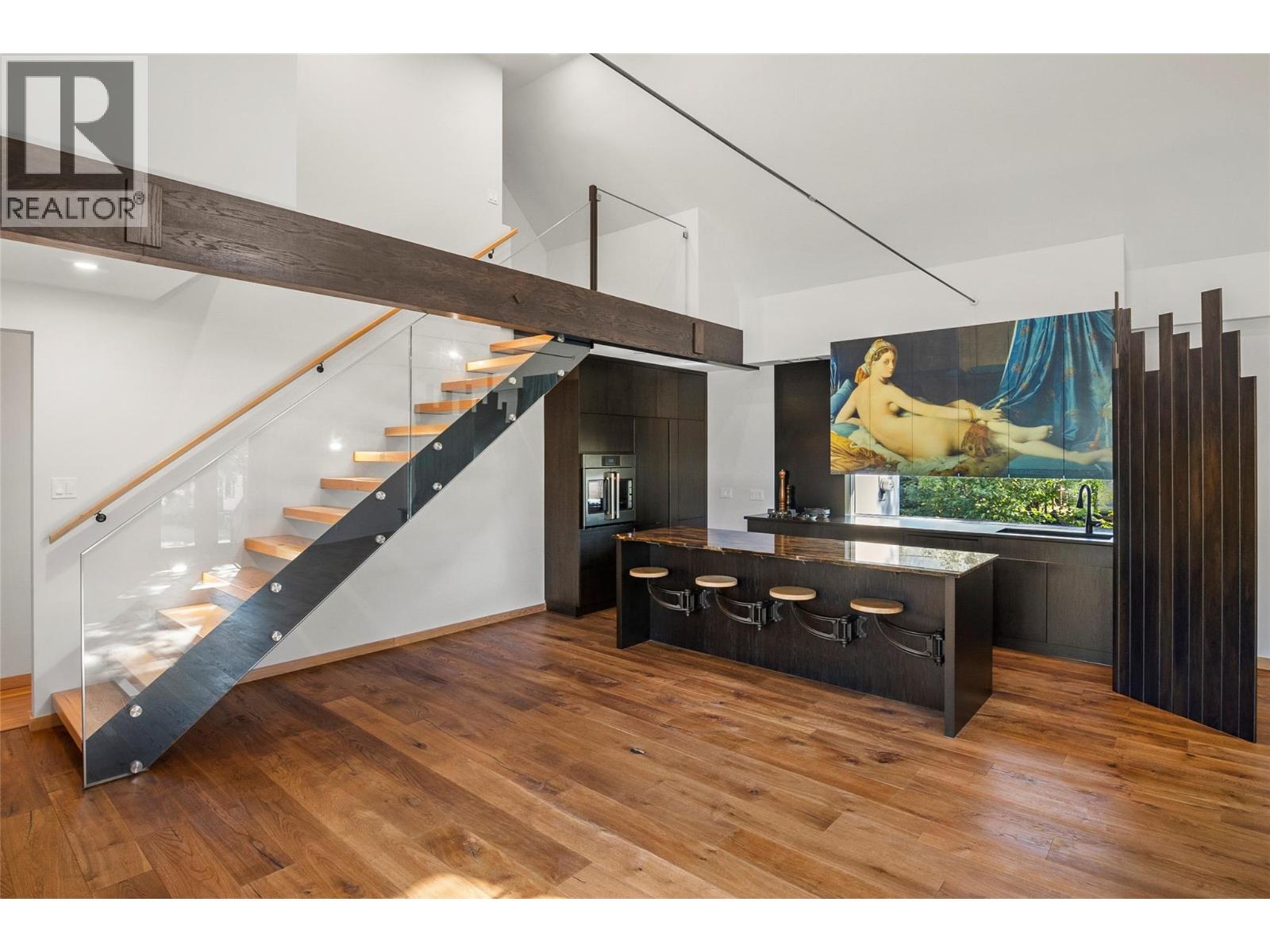 422 Ninth Street E Property Photo 13