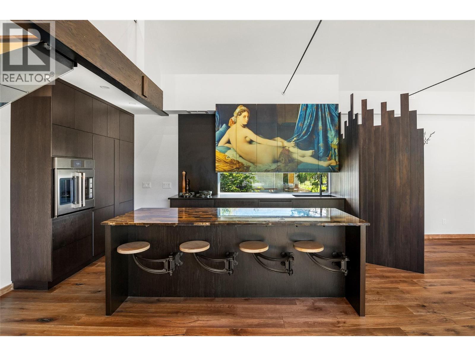 422 Ninth Street E Property Photo 14