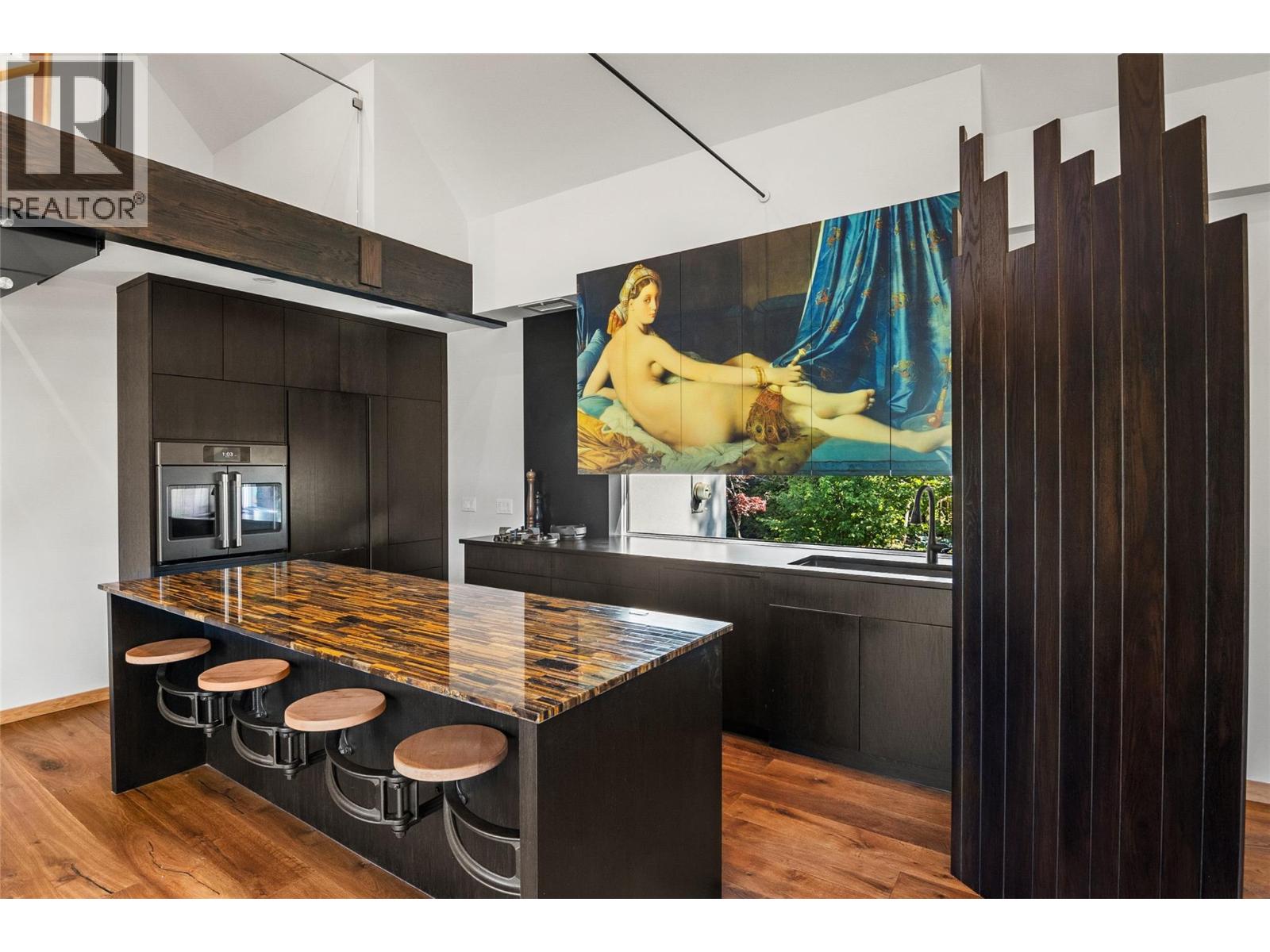 422 Ninth Street E Property Photo 15