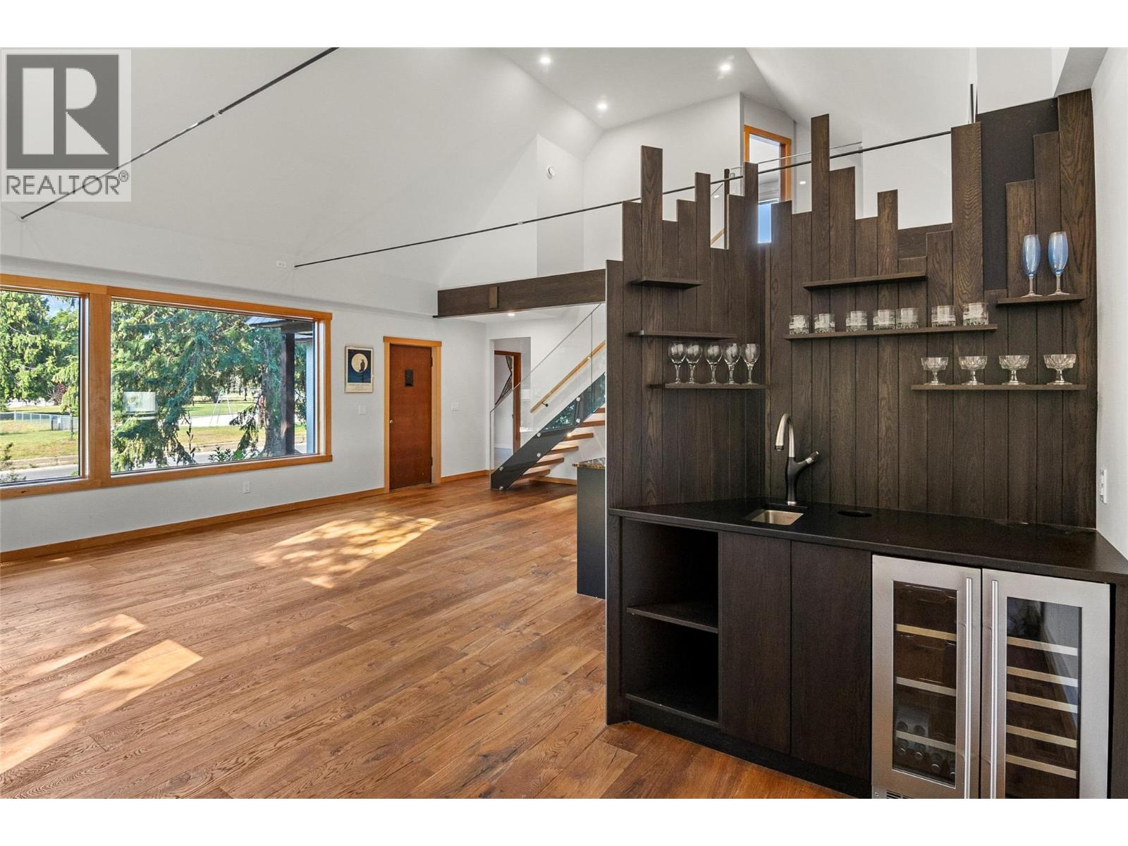 422 Ninth Street E Property Photo 17