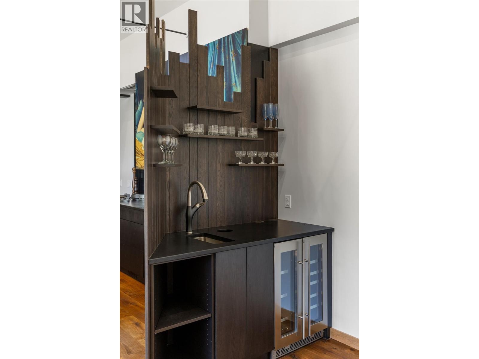422 Ninth Street E Property Photo 18