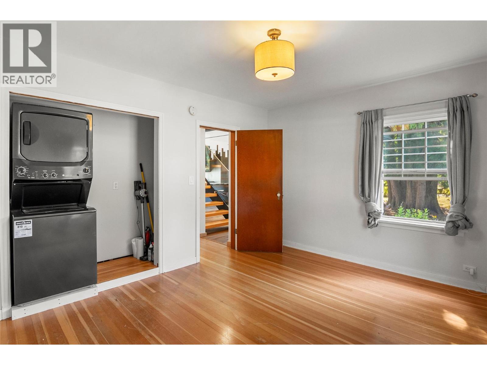 422 Ninth Street E Property Photo 29