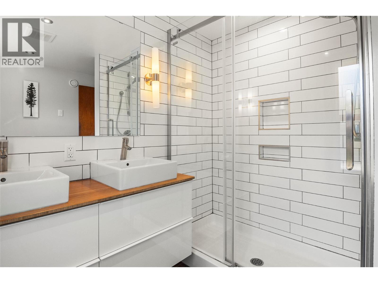 422 Ninth Street E Property Photo 35