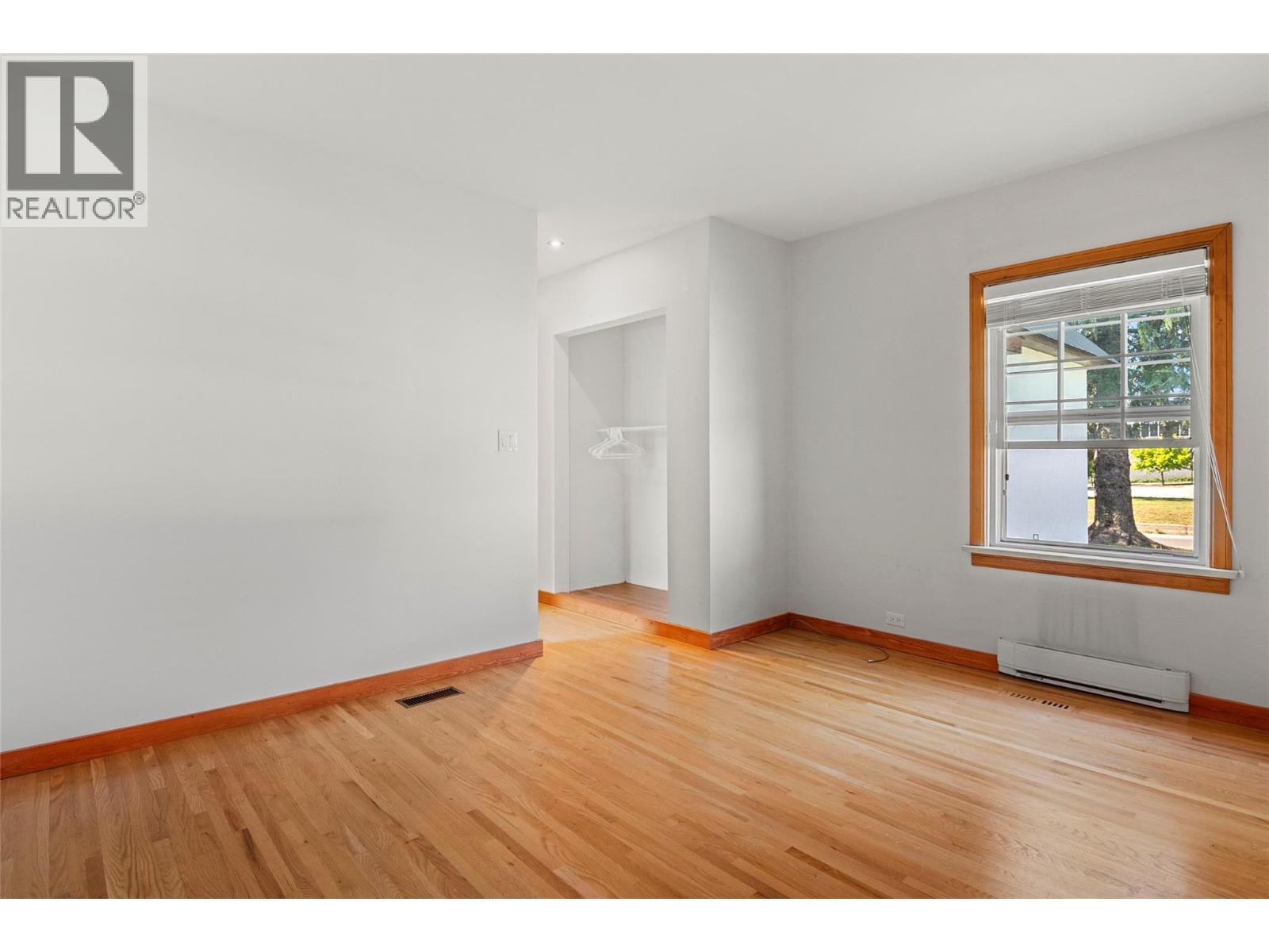 422 Ninth Street E Property Photo 36