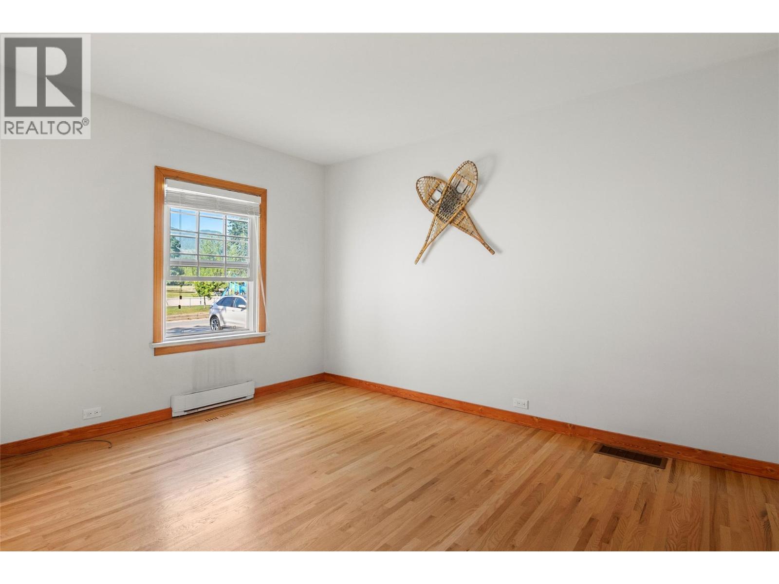 422 Ninth Street E Property Photo 37