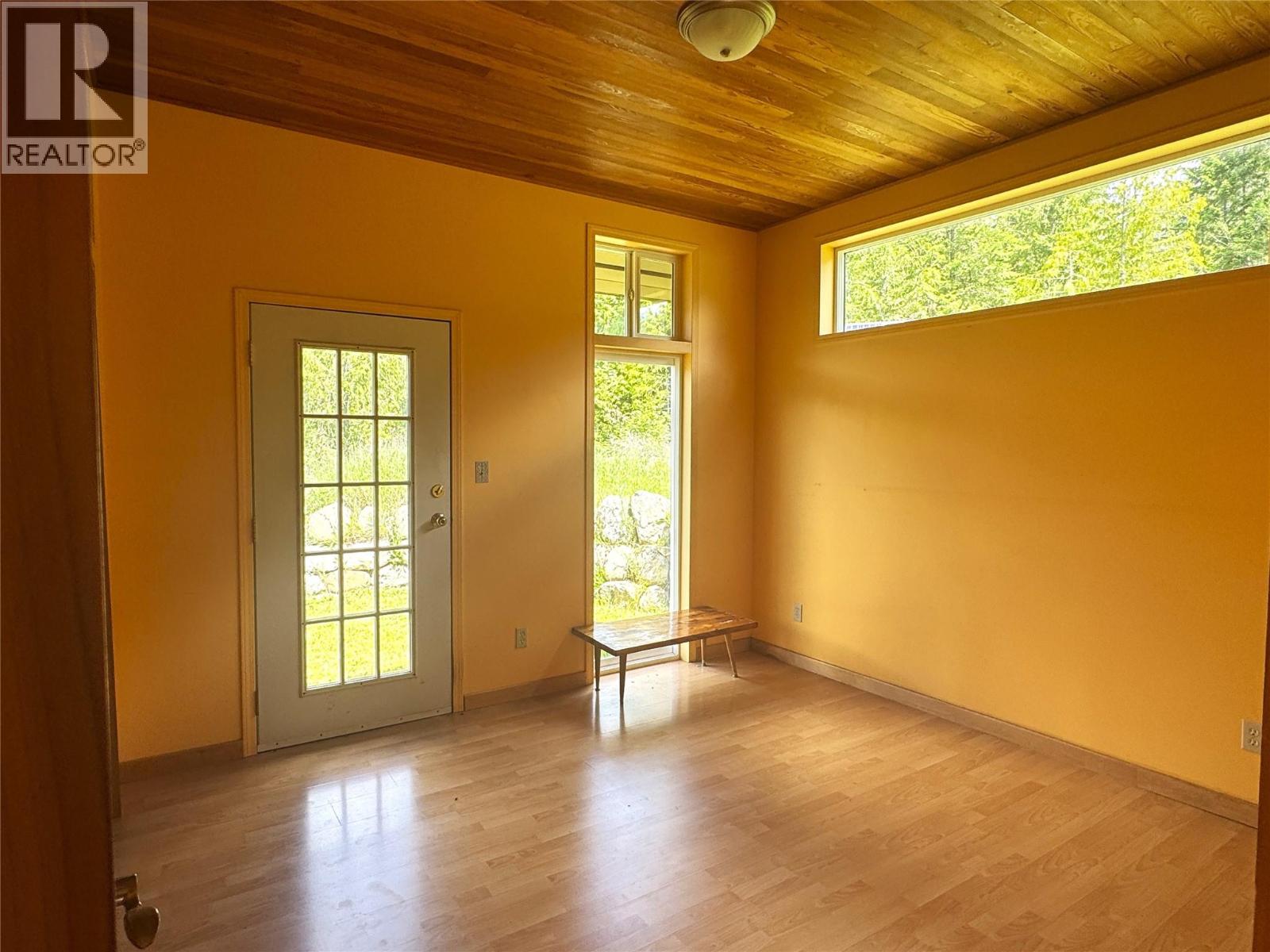 9155 Highway 6 Property Photo 32