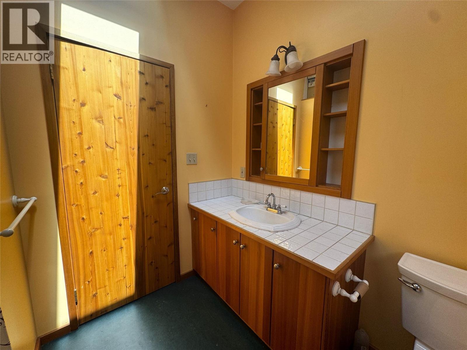 9155 Highway 6 Property Photo 38