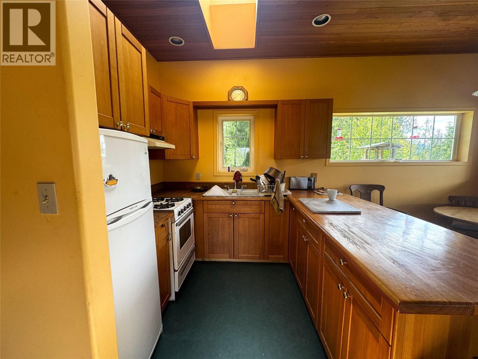 9155 Highway 6 Property Photo 44