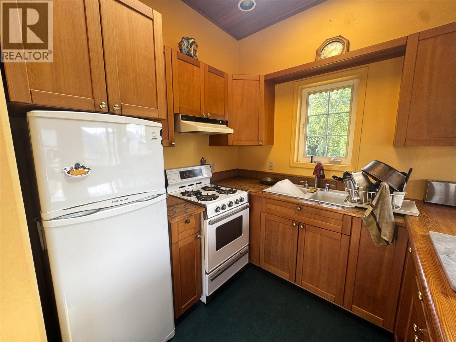 9155 Highway 6 Property Photo 45