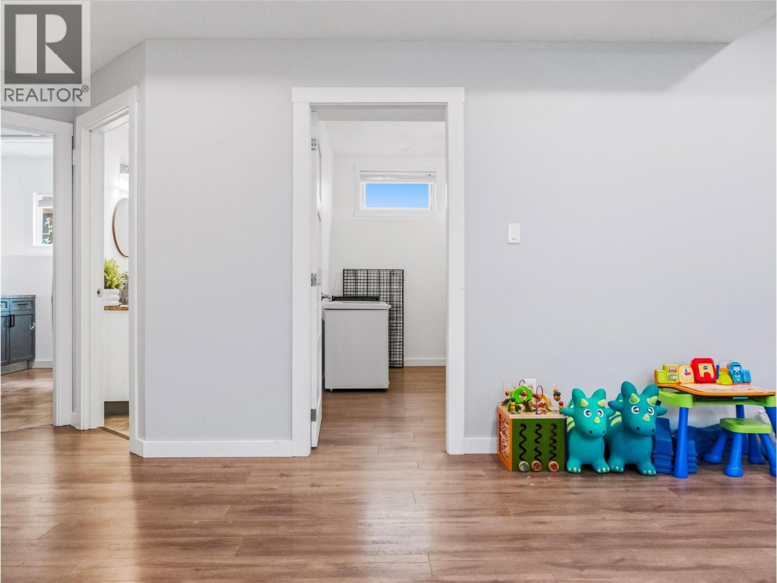 8412 18a Street Property Photo 15