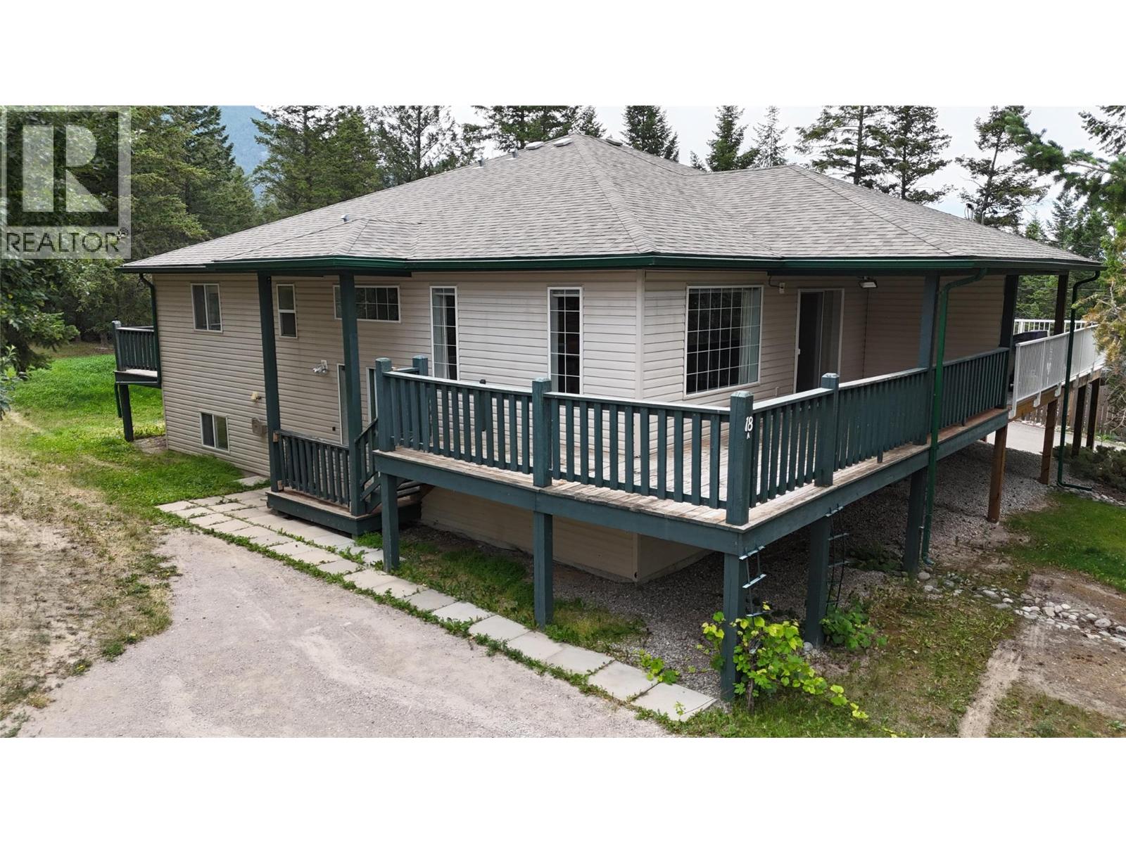 18a Wolf Crescent Property Photo 1