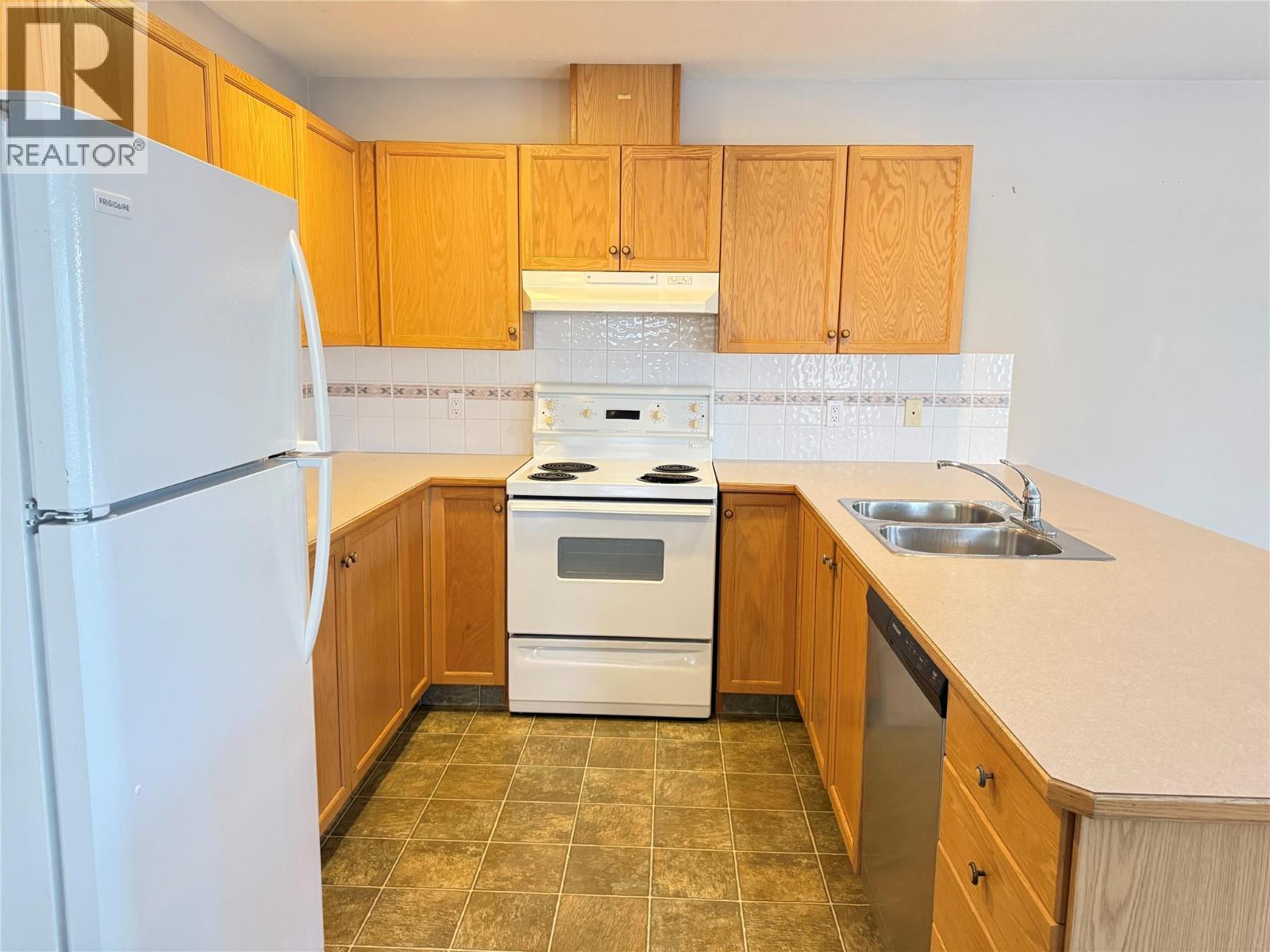 18a Wolf Crescent Property Photo 7