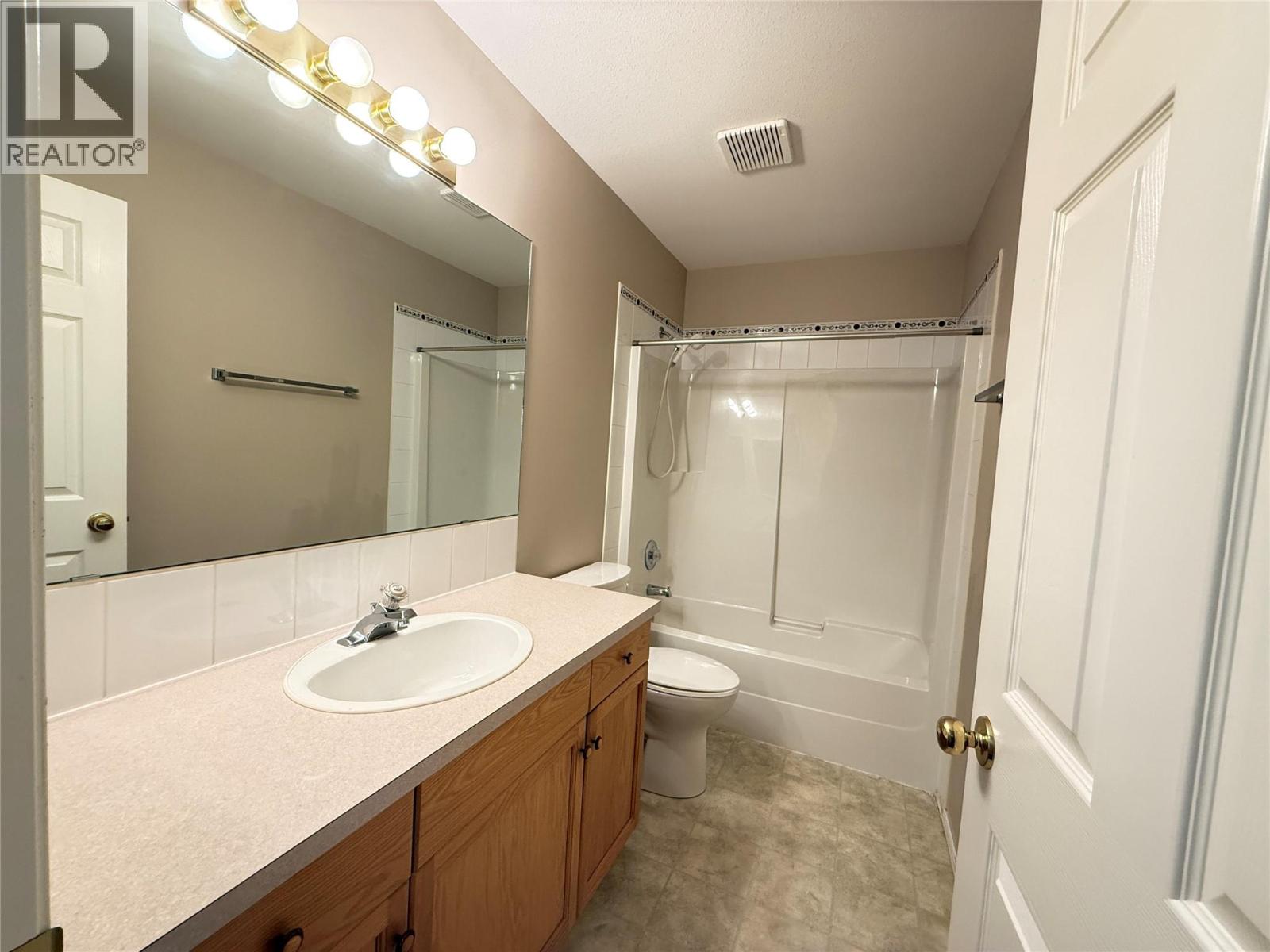 18a Wolf Crescent Property Photo 16