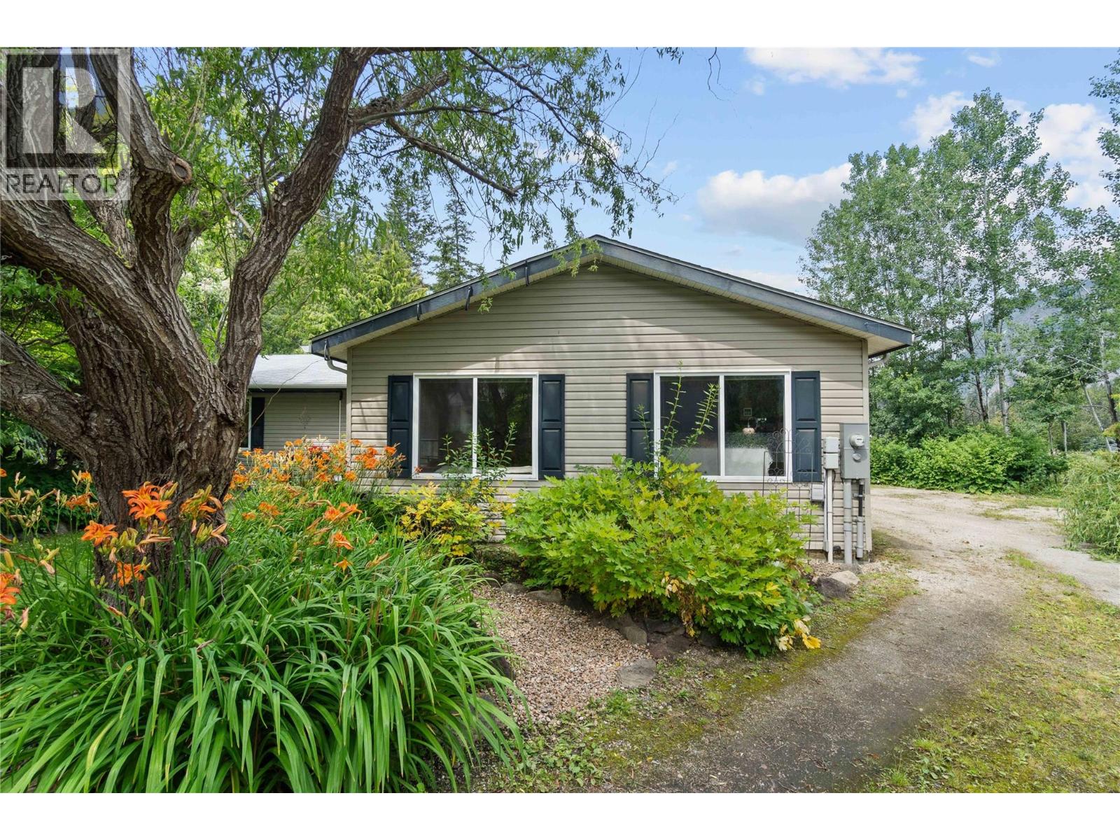 4421 73 Avenue Ne Property Photo 3