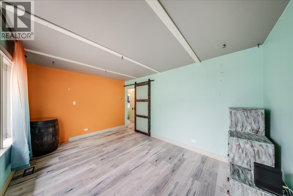 936 Thackeray Street Property Photo 11