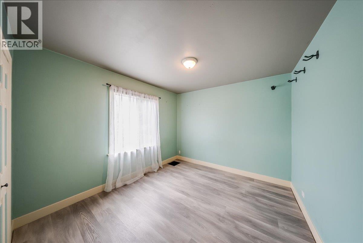 936 Thackeray Street Property Photo 14