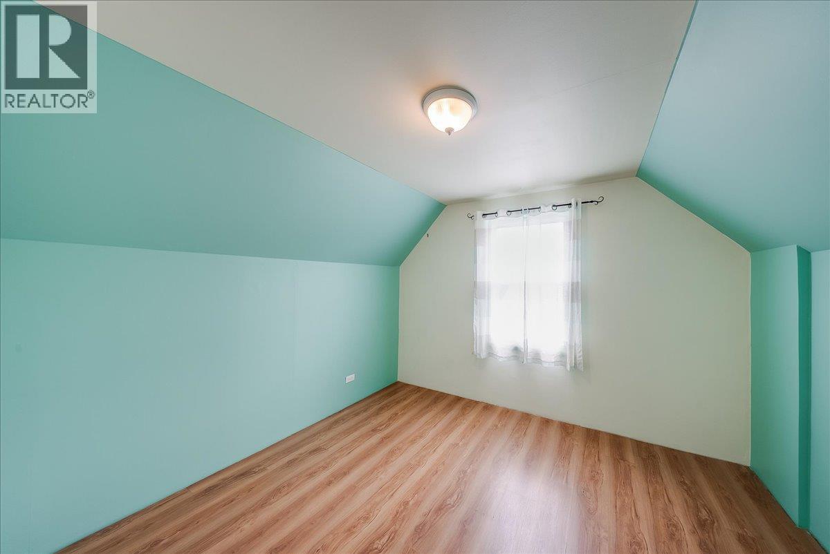 936 Thackeray Street Property Photo 17