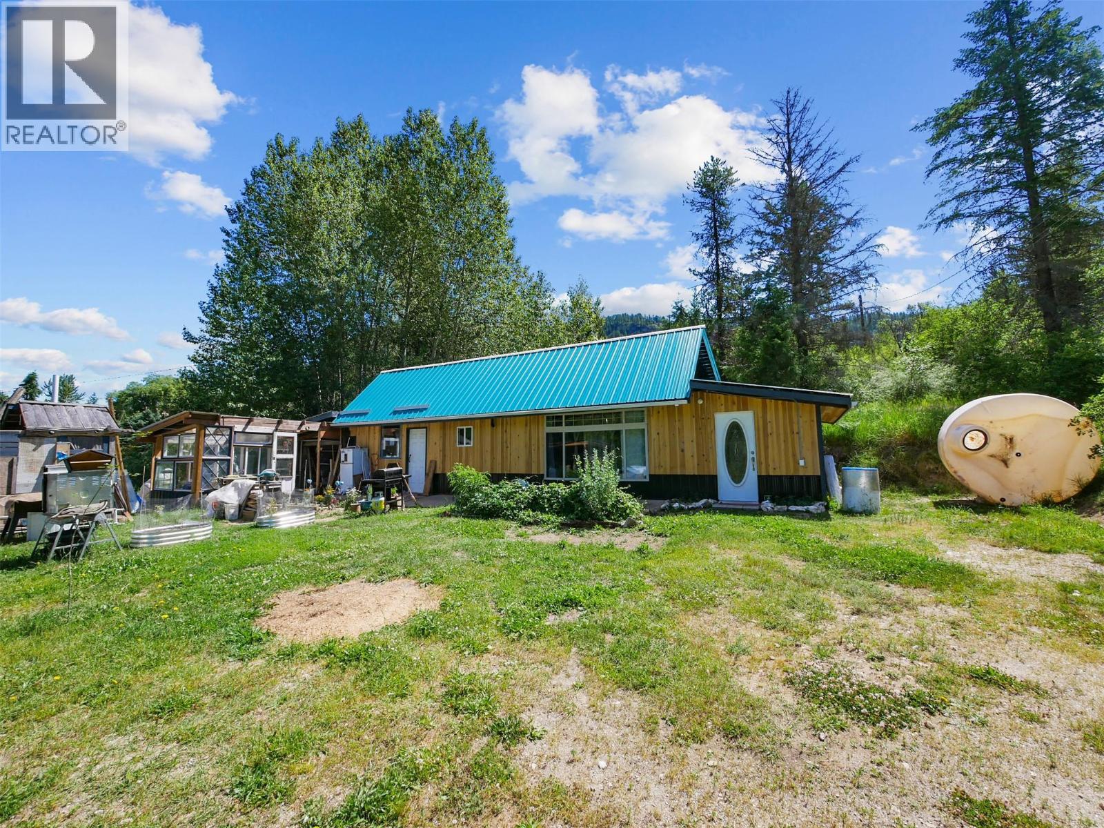 6123 Telford Road Property Photo 3