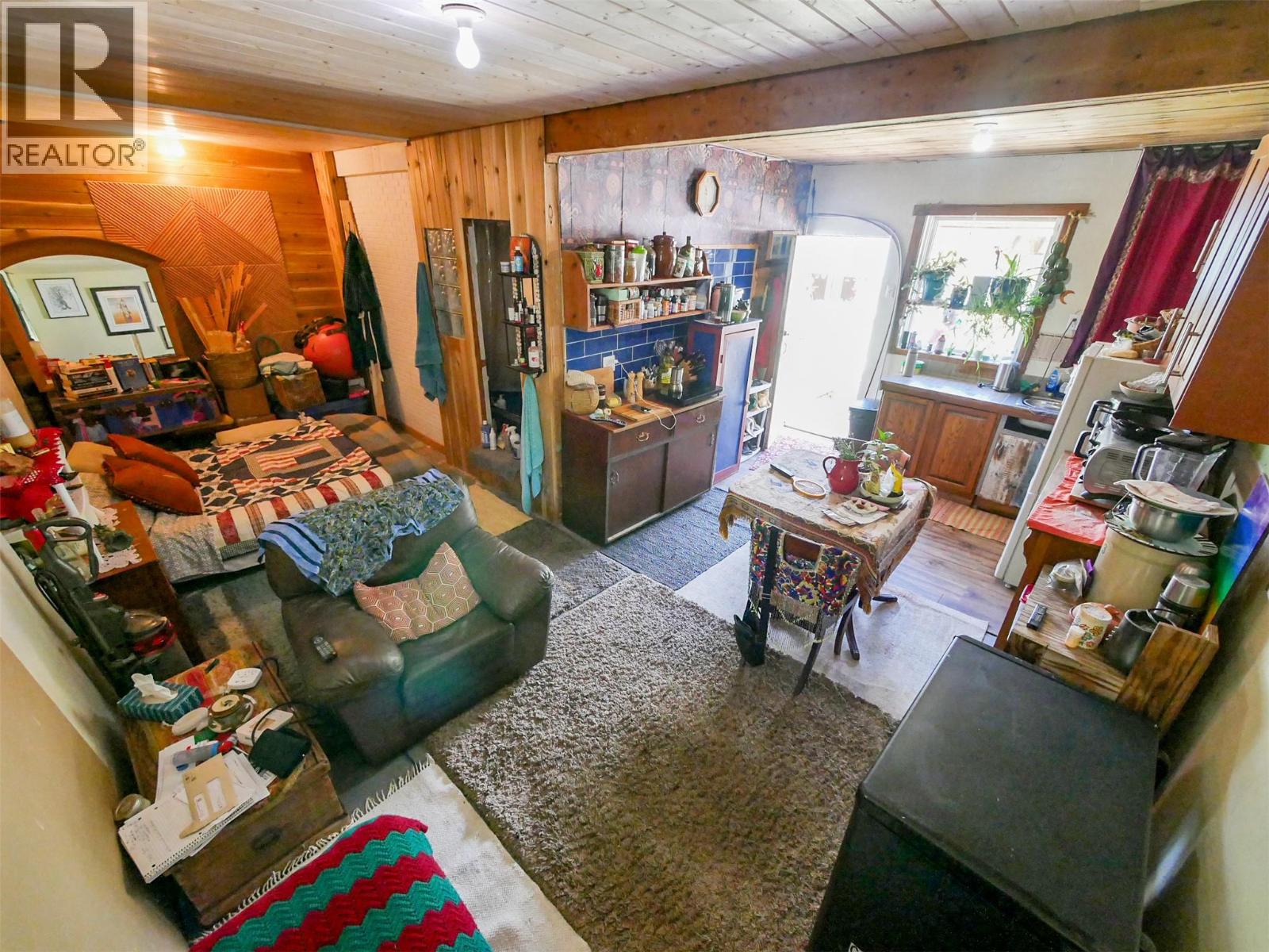 6123 Telford Road Property Photo 10