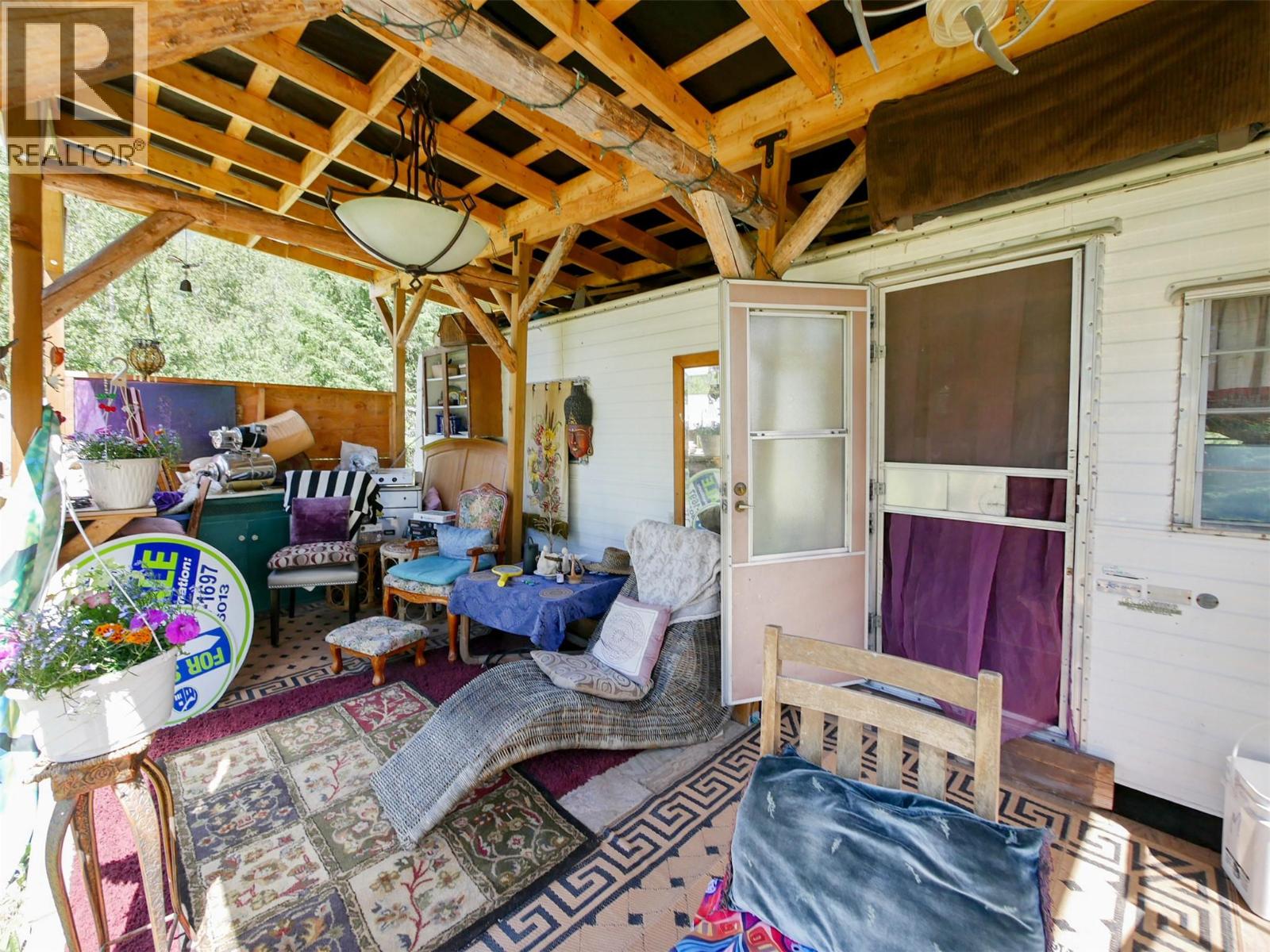 6123 Telford Road Property Photo 13