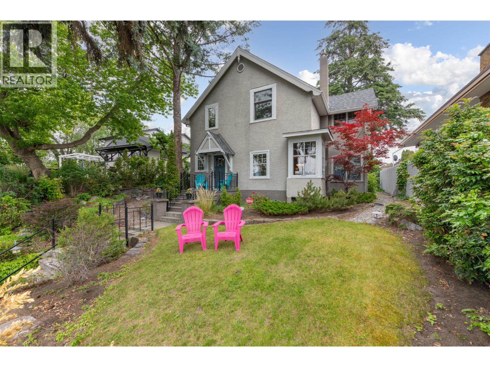 1537 Lakeview Street Property Photo 1