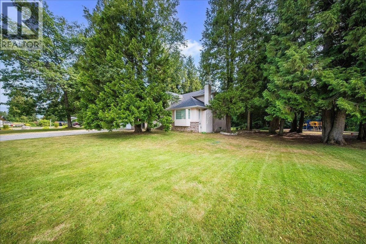 1325 Forest Road Property Photo 3
