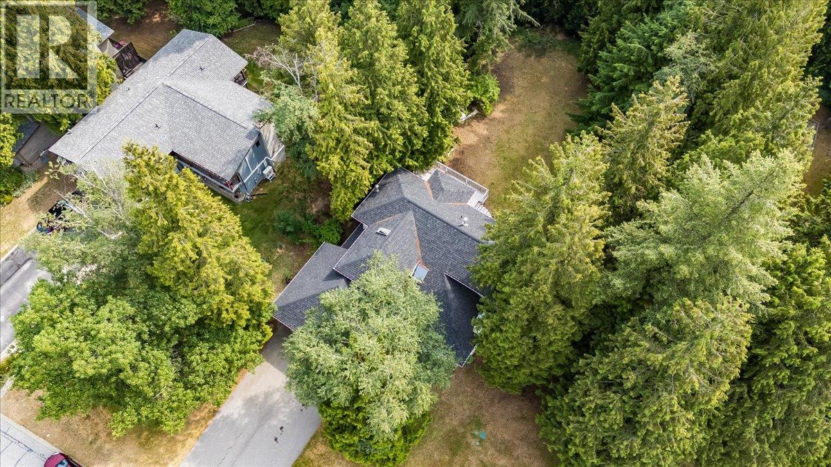 1325 Forest Road Property Photo 4