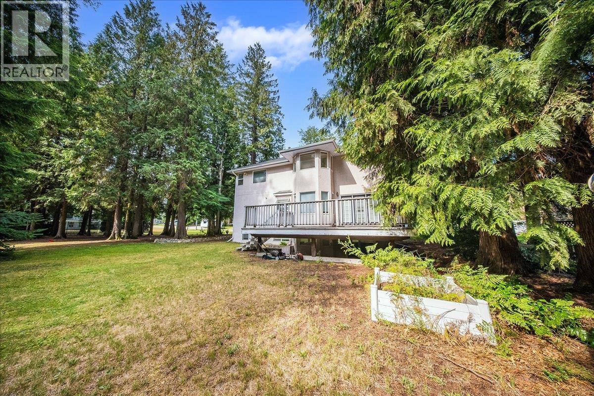1325 Forest Road Property Photo 8