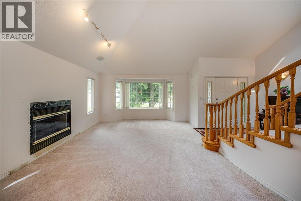 1325 Forest Road Property Photo 16