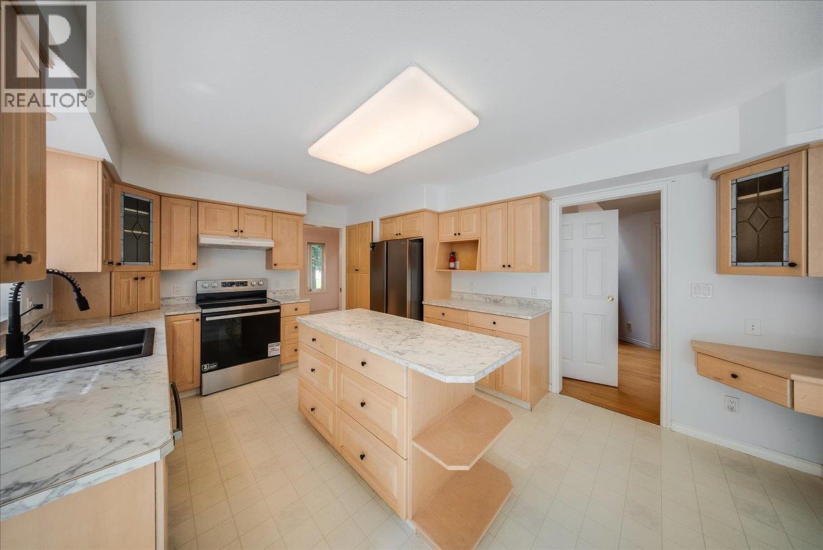 1325 Forest Road Property Photo 22