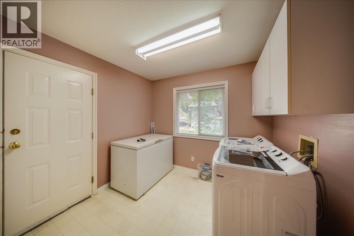 1325 Forest Road Property Photo 32