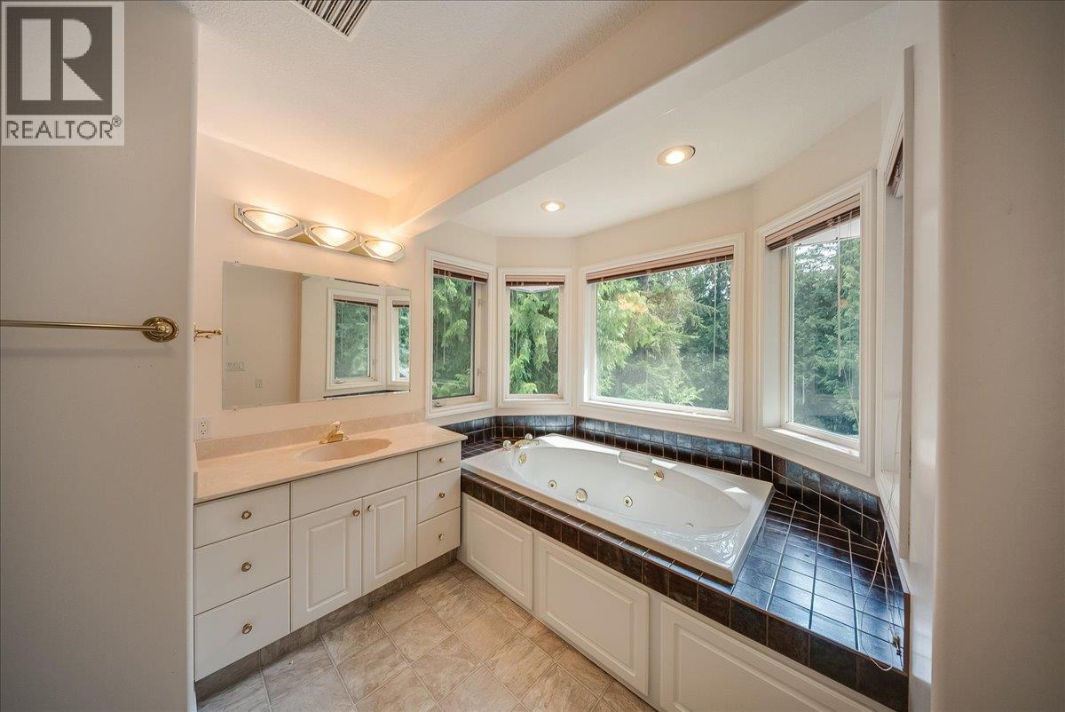 1325 Forest Road Property Photo 43