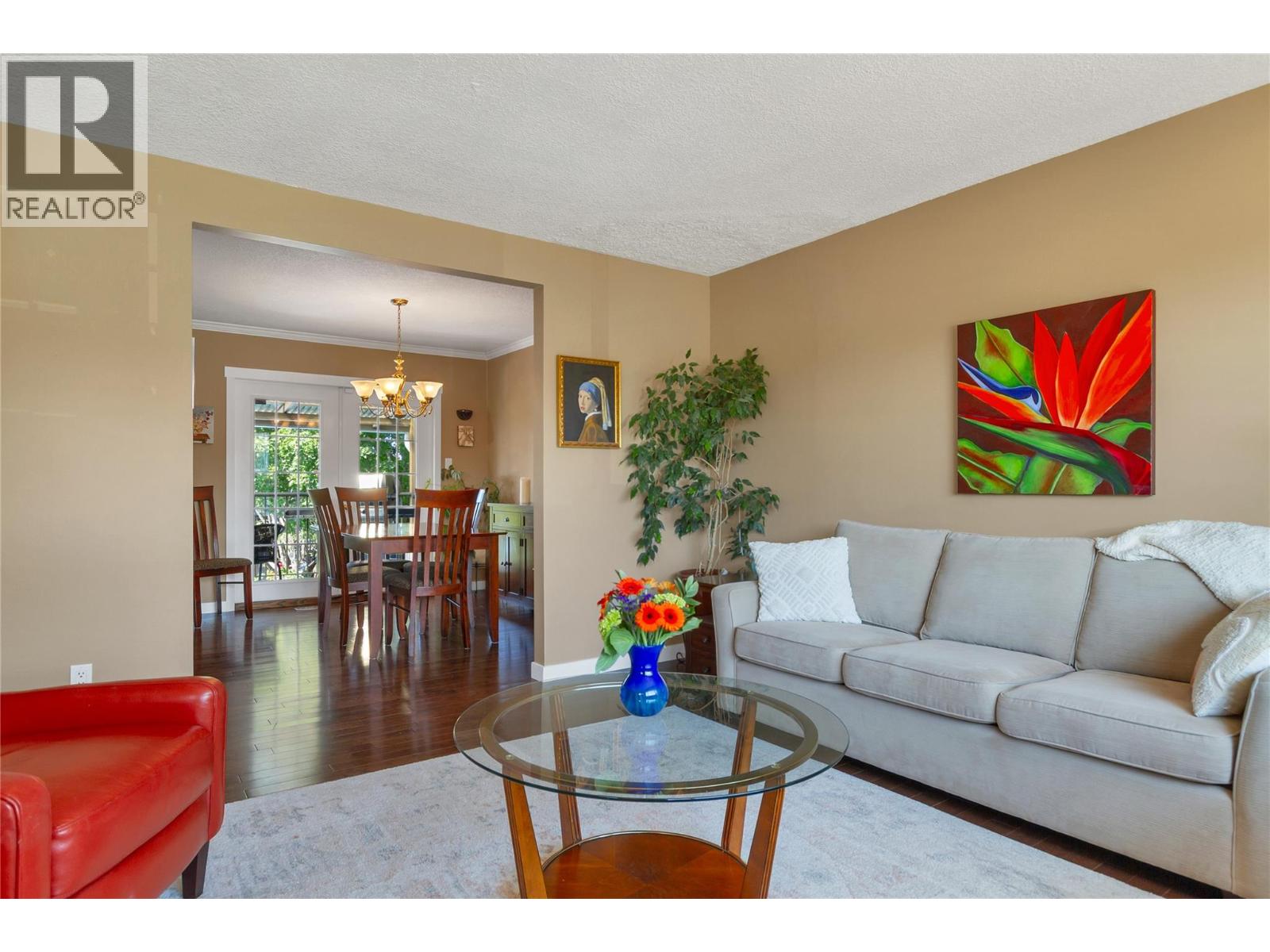 1303 41 Avenue Property Photo 3