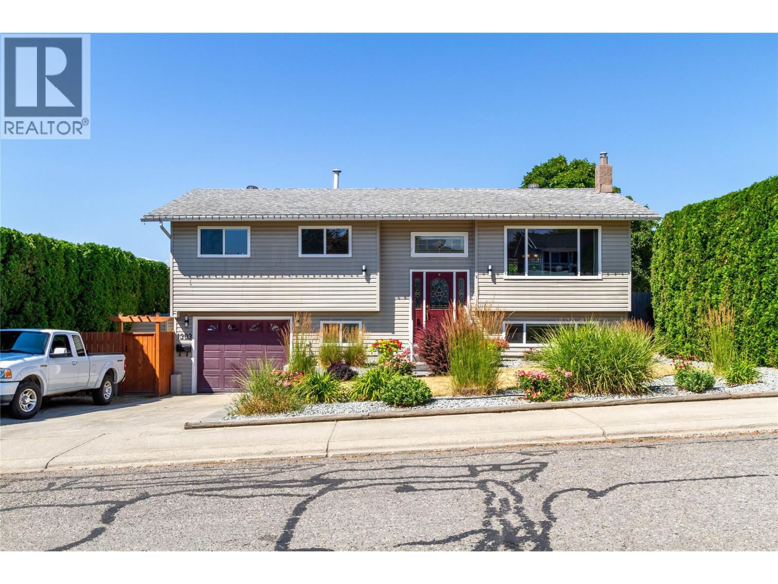 1303 41 Avenue Property Photo 9