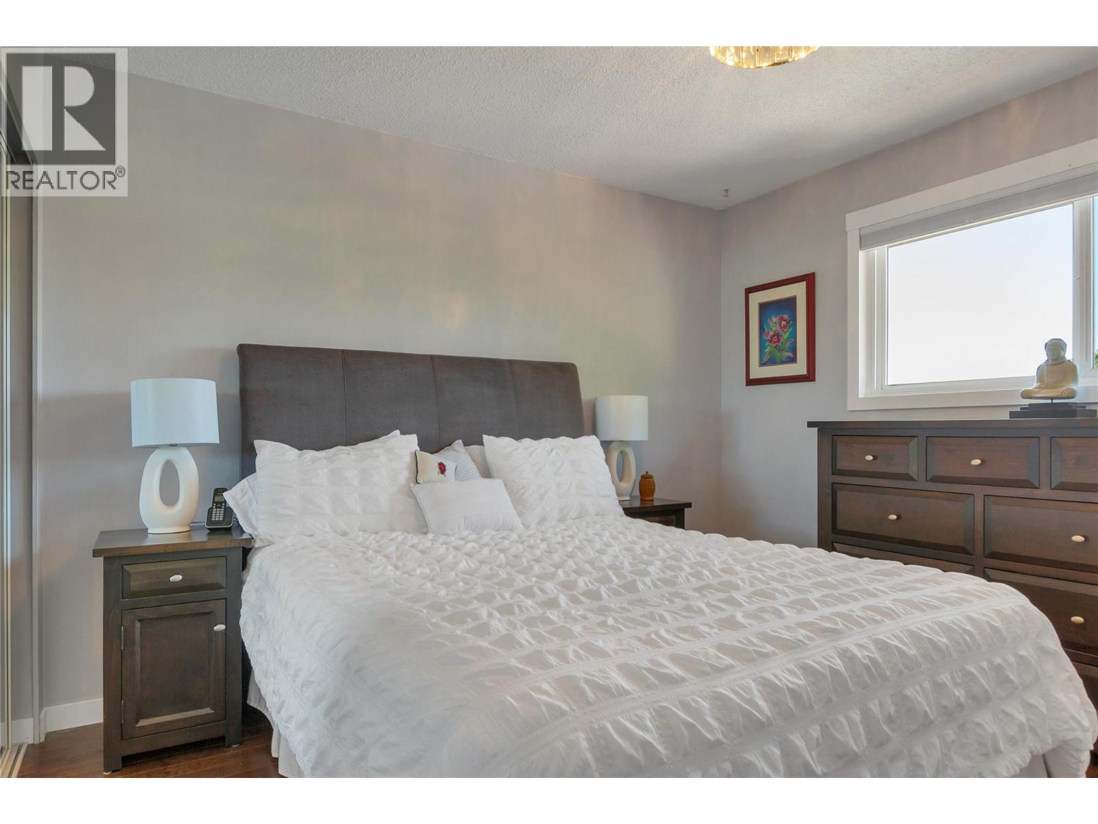 1303 41 Avenue Property Photo 32