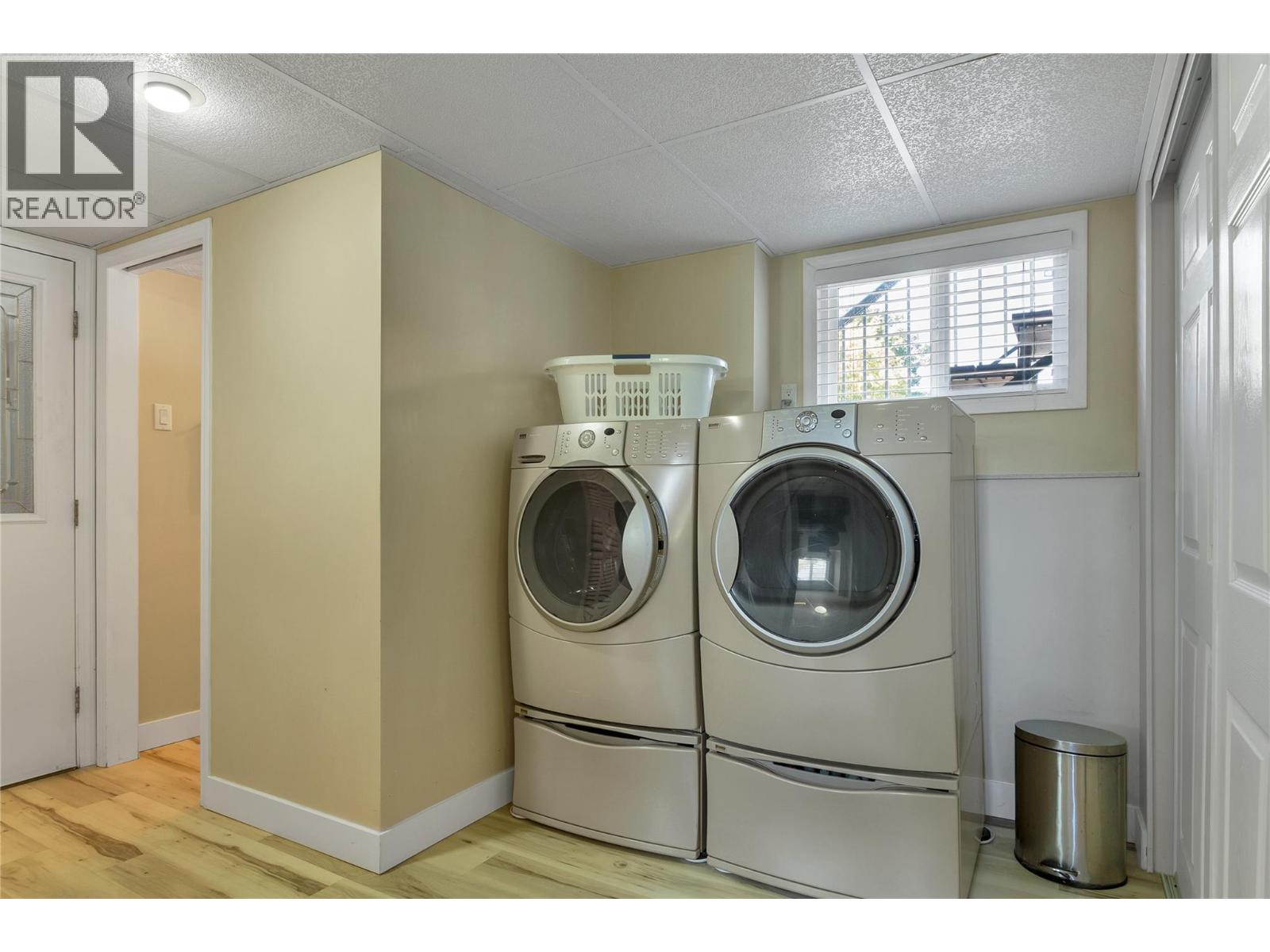 1303 41 Avenue Property Photo 38