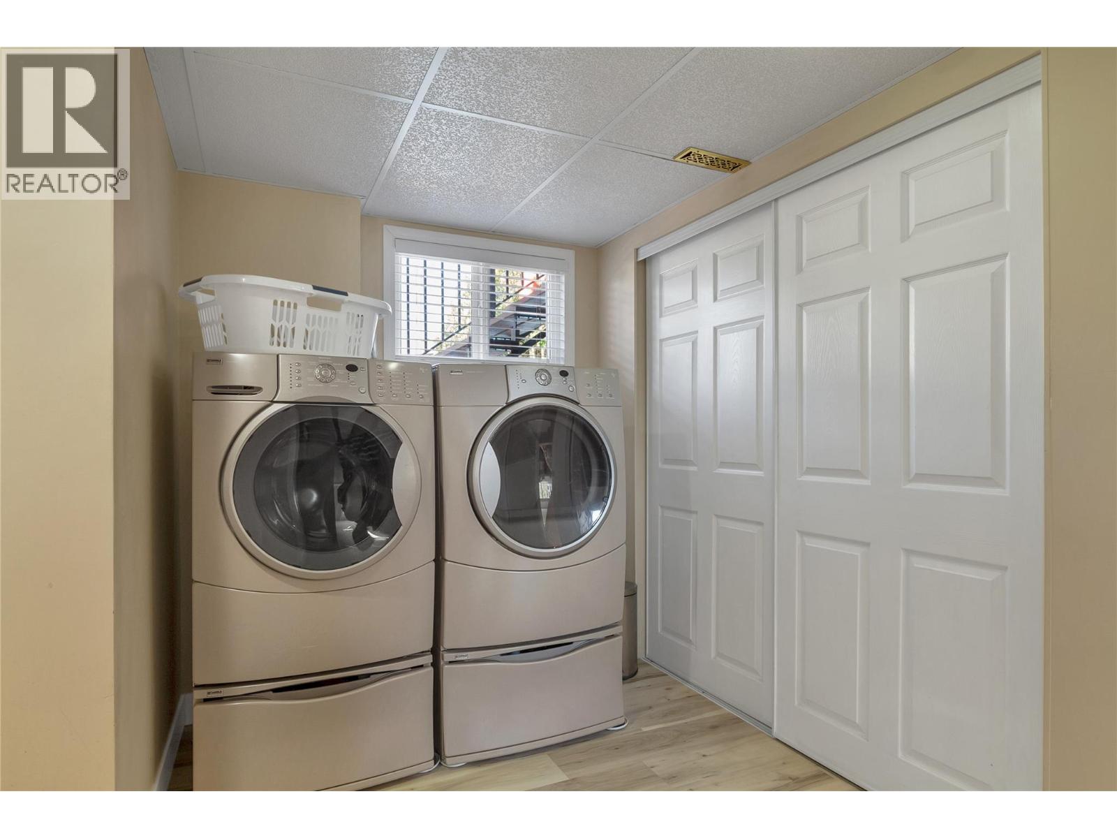 1303 41 Avenue Property Photo 39