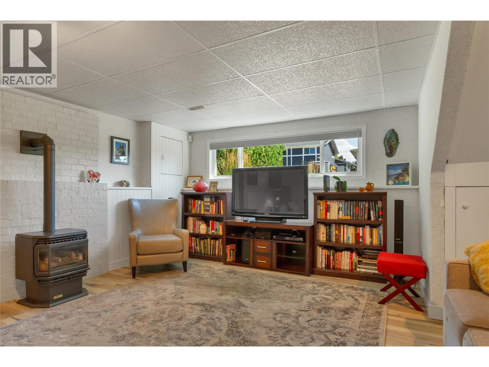 1303 41 Avenue Property Photo 40