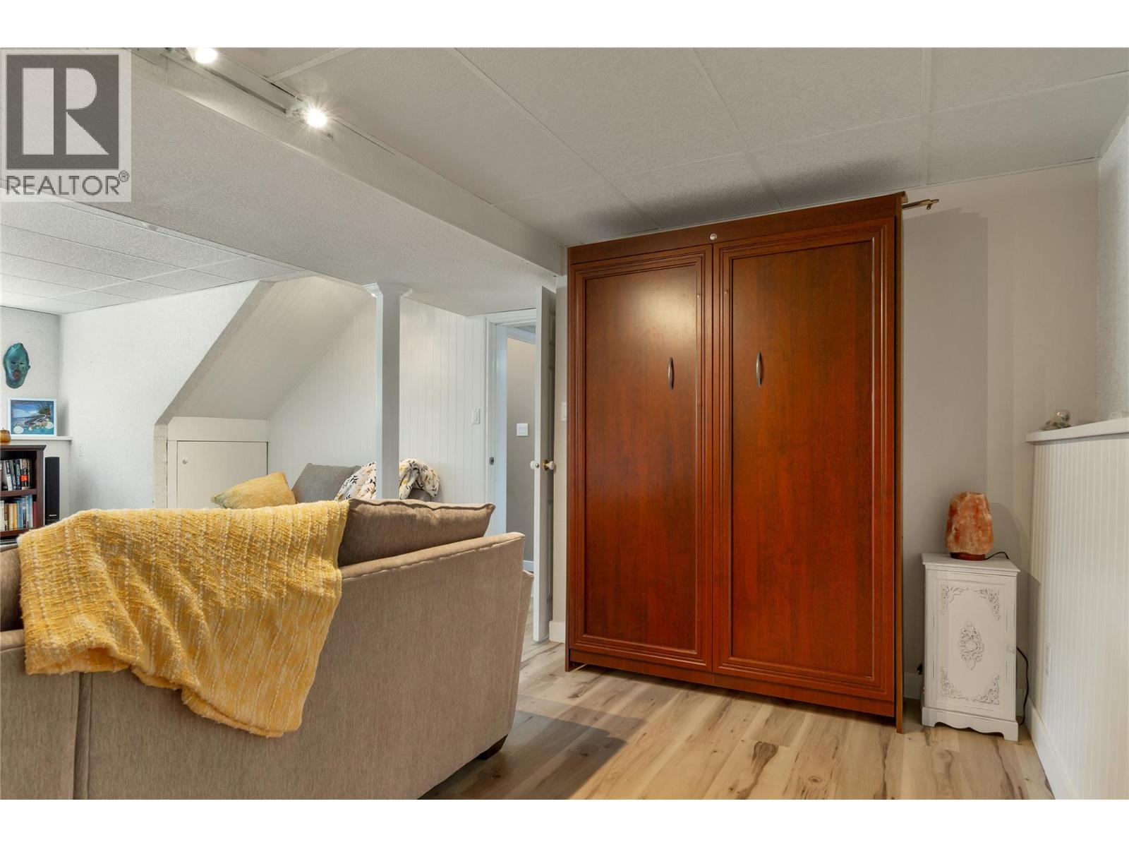 1303 41 Avenue Property Photo 44