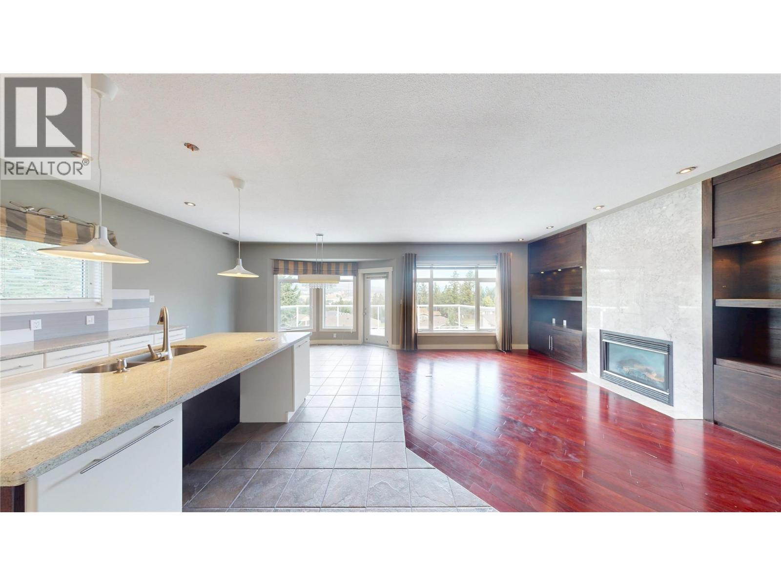 1631 Mt. Pyramid Crescent Property Photo 7