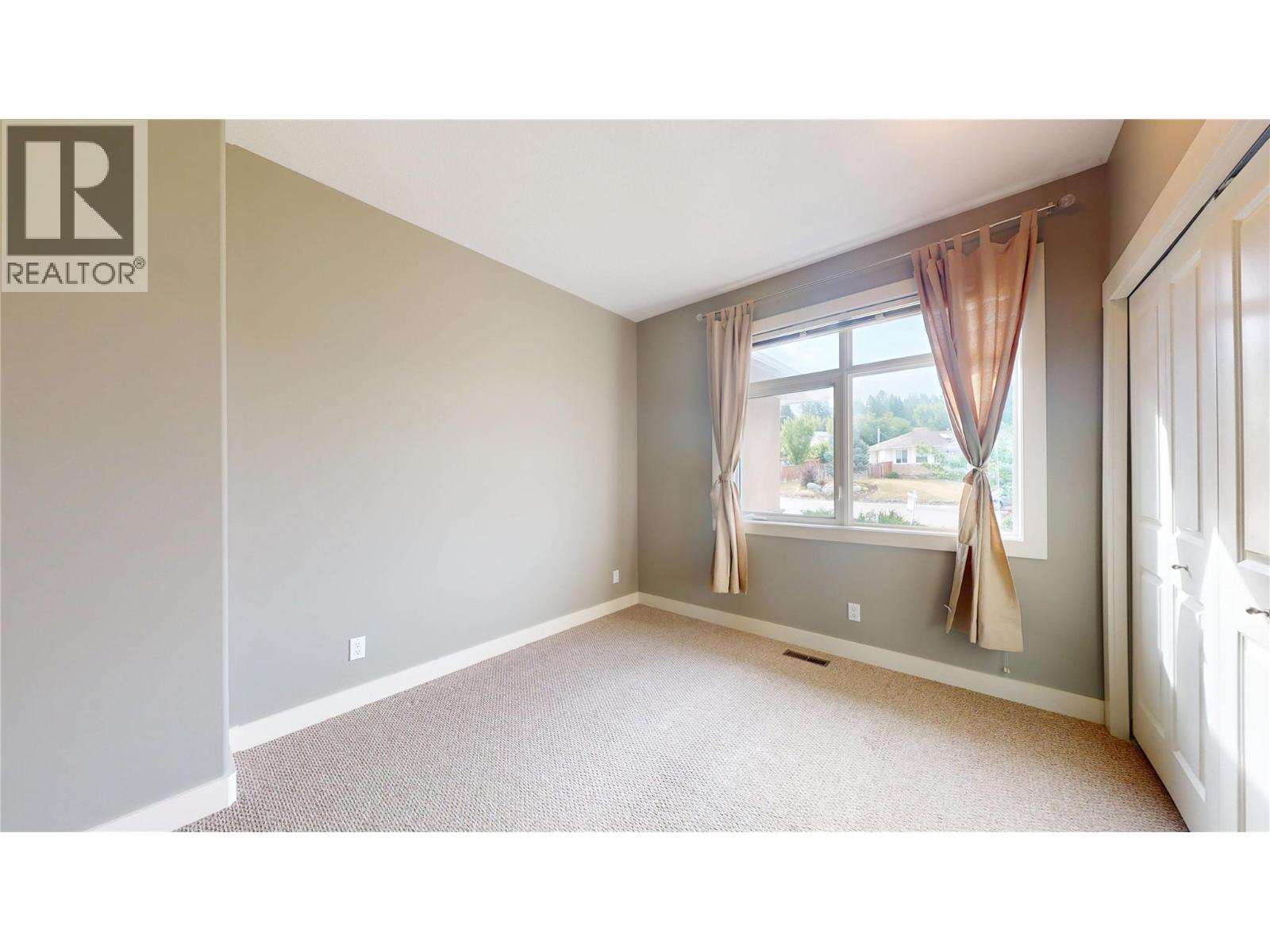 1631 Mt. Pyramid Crescent Property Photo 15