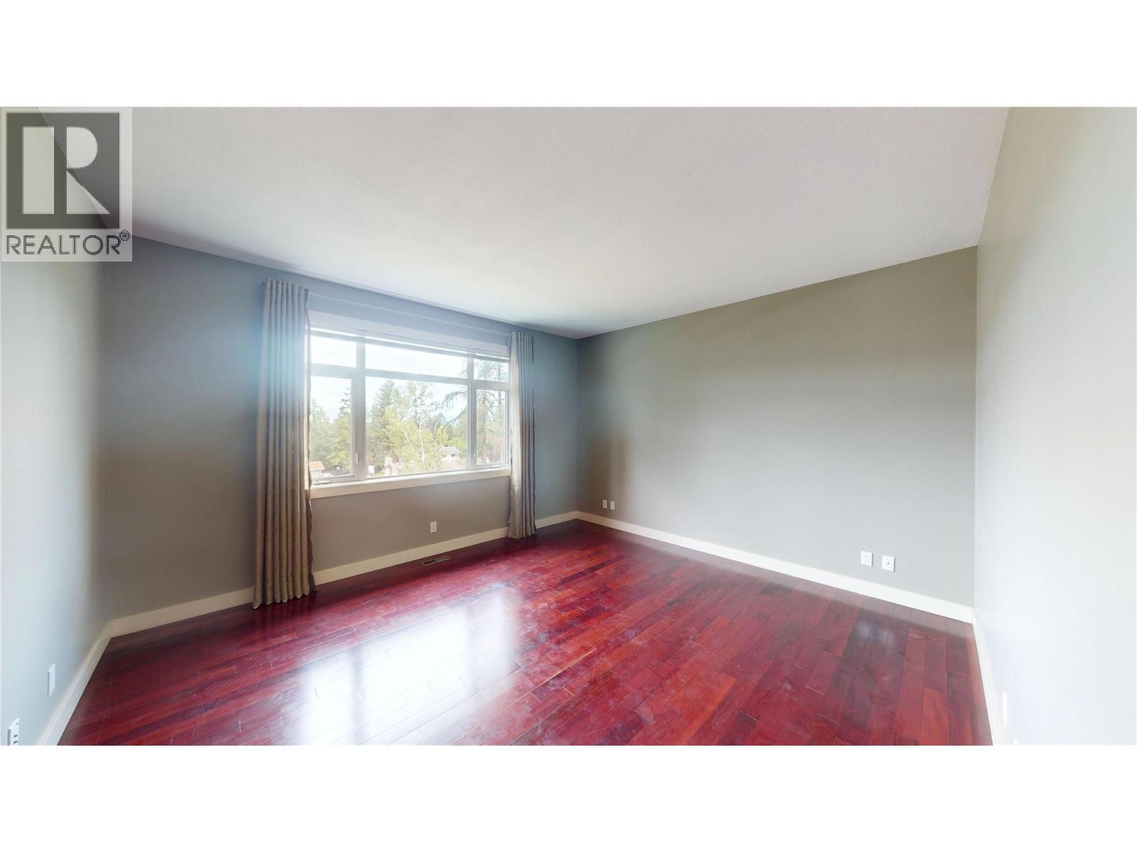 1631 Mt. Pyramid Crescent Property Photo 18