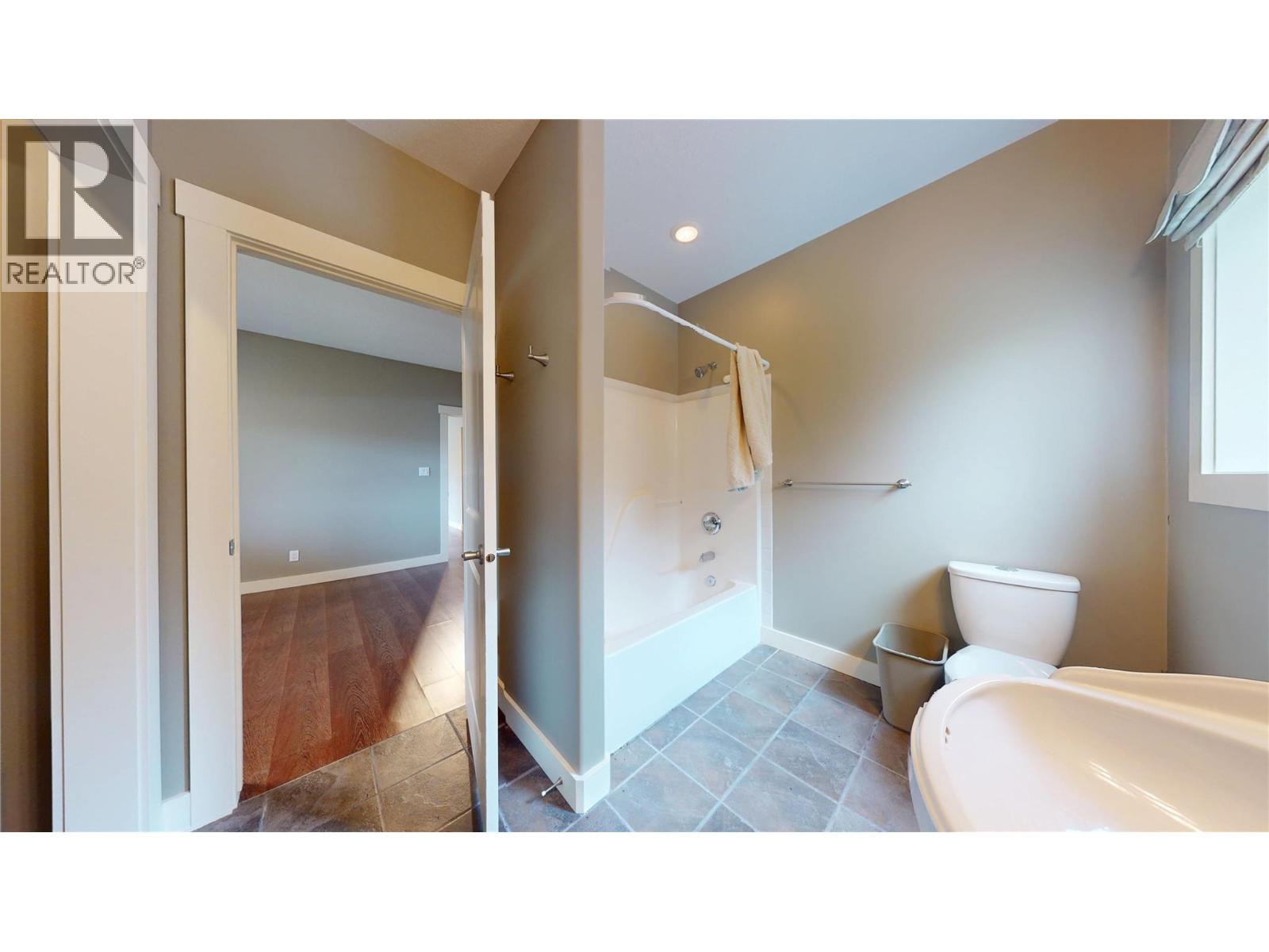 1631 Mt. Pyramid Crescent Property Photo 33