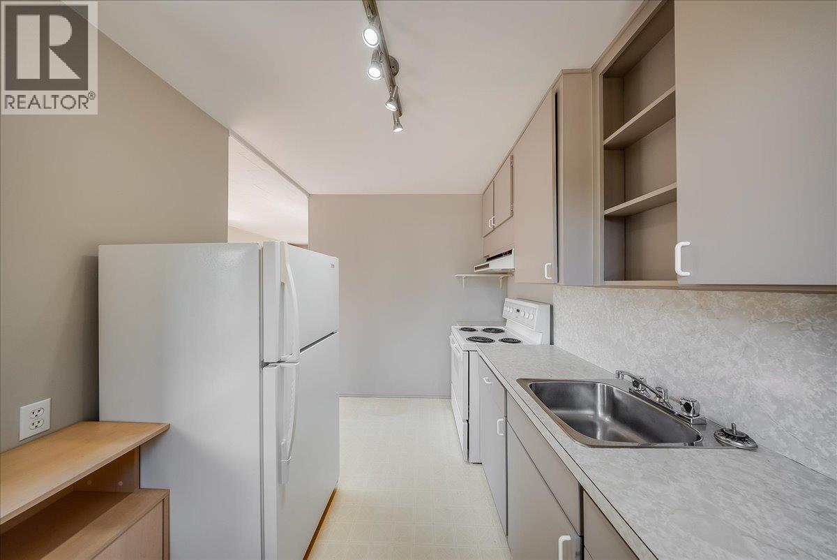 706 Hermia Crescent Property Photo 4