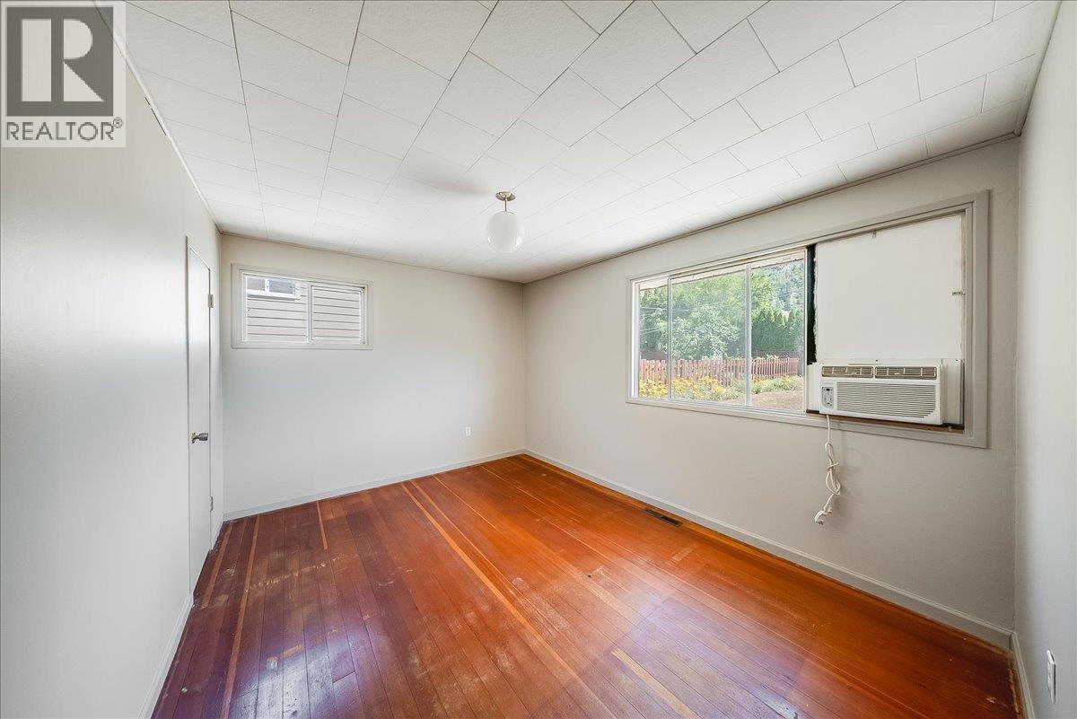 706 Hermia Crescent Property Photo 13